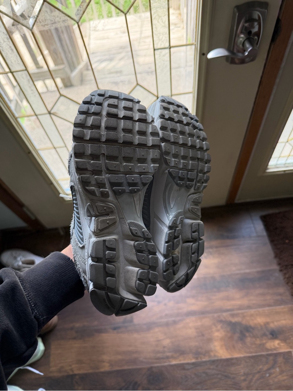 Women’s Nike Zoom Vomero 5 sneakers - Picture 3 of 3